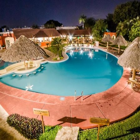 Hacienda Inn Merida Bagian luar foto